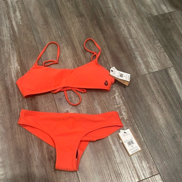 NEW Volcom Simply Solid Orange Cheekini Bikini Set size XS - Picture 3 of 11